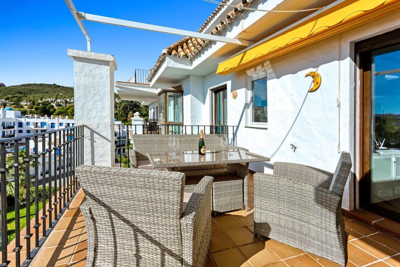 Casabella Marina Duquesa Apartment Манилва Екстериор снимка